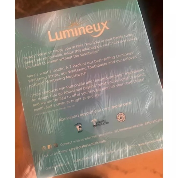 Lumineux Above & Beyond Oral Care Whitening Kit - Picture 7 of 8